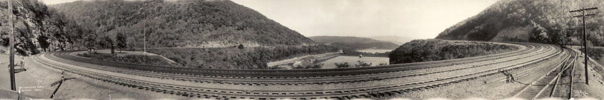 A 1934 photo of the Horseshoe Curve. (Photo: A. P. McDowell/Library of Congress American Memory collection