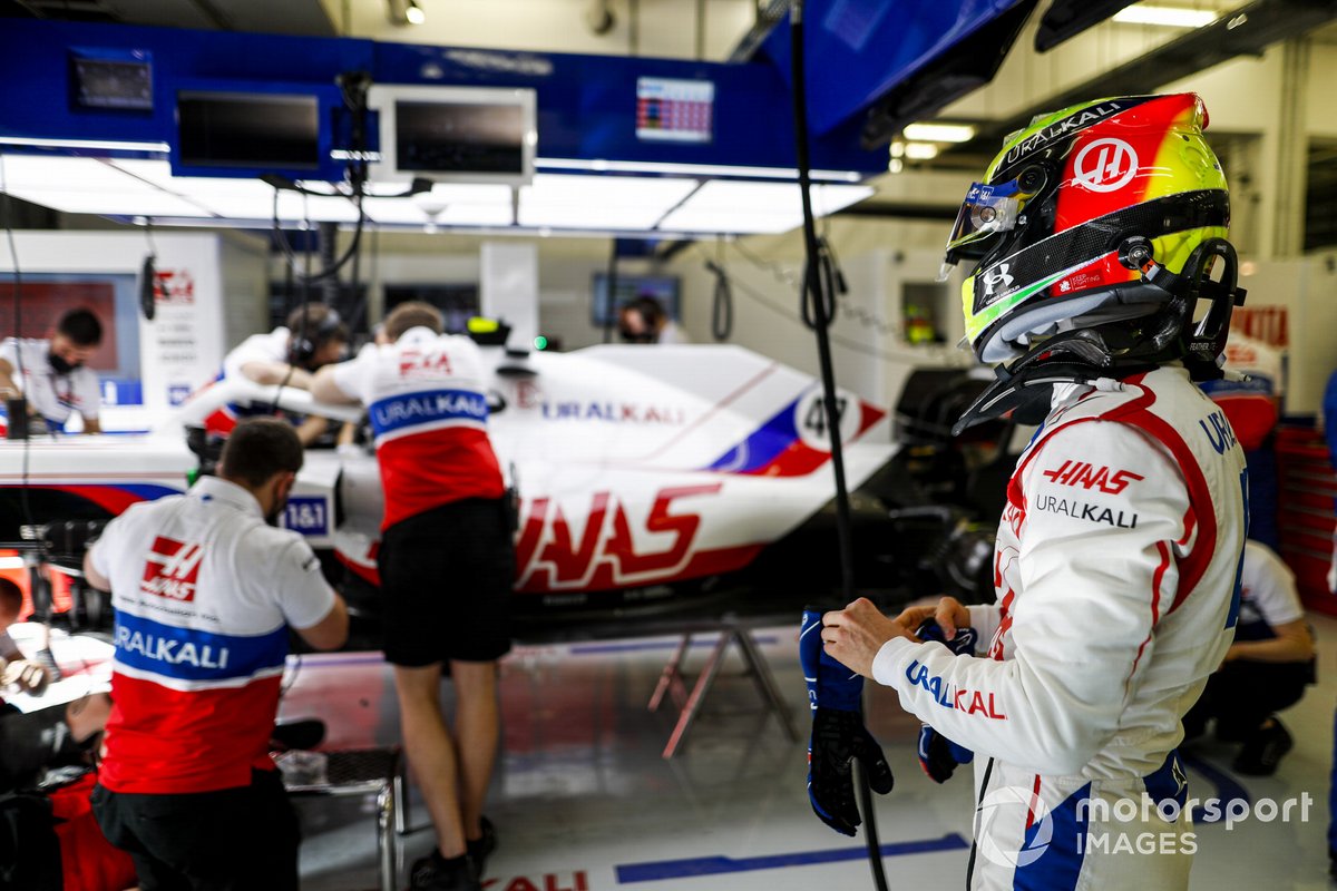 Mick Schumacher, Haas F1 in the garage