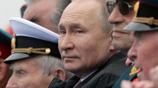 Russia and Ukraine war 2022 latest: Elon Musk SpaceX satellite tanda Ukraine as Russian invasion cut internet