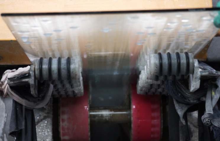 glass panes cleaning