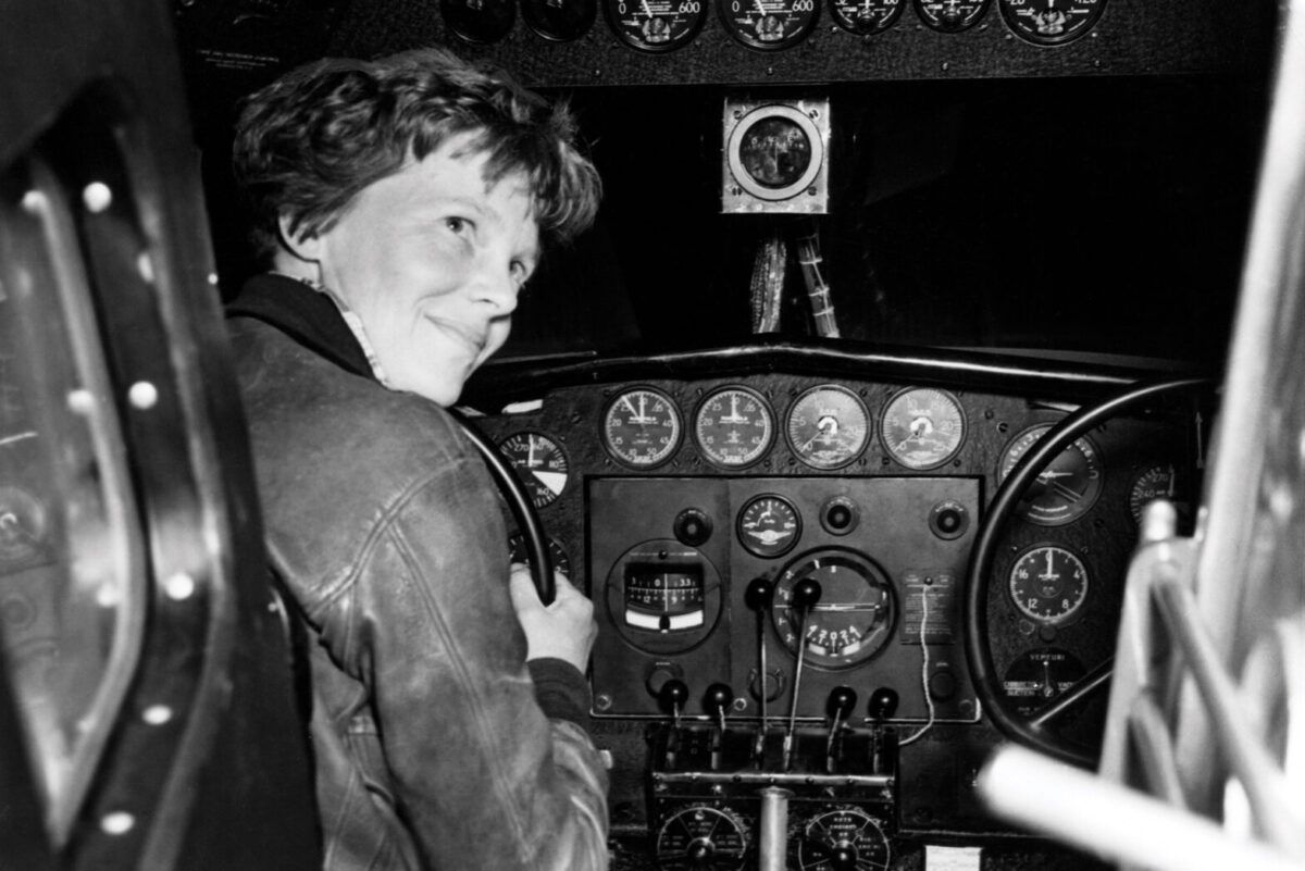 Amelia Earhart at the controls of her Electra. (Photo: Everett Collection/FLYING)