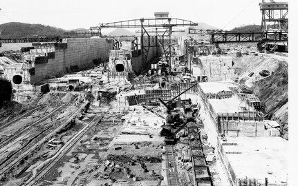 Construction of the Miraflores Locks. (Photo: US Army South)
