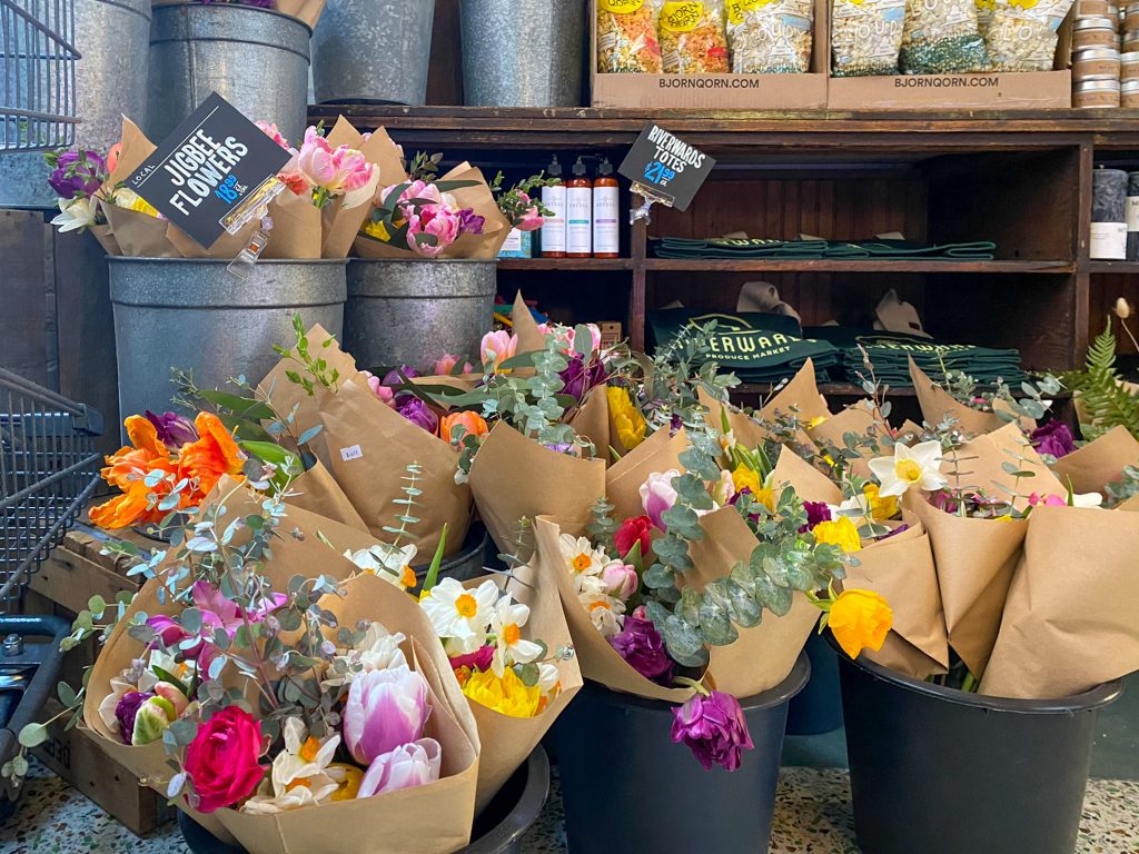 Bouquets at Riverwards Old City