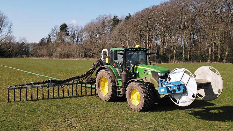 Spreading slurry