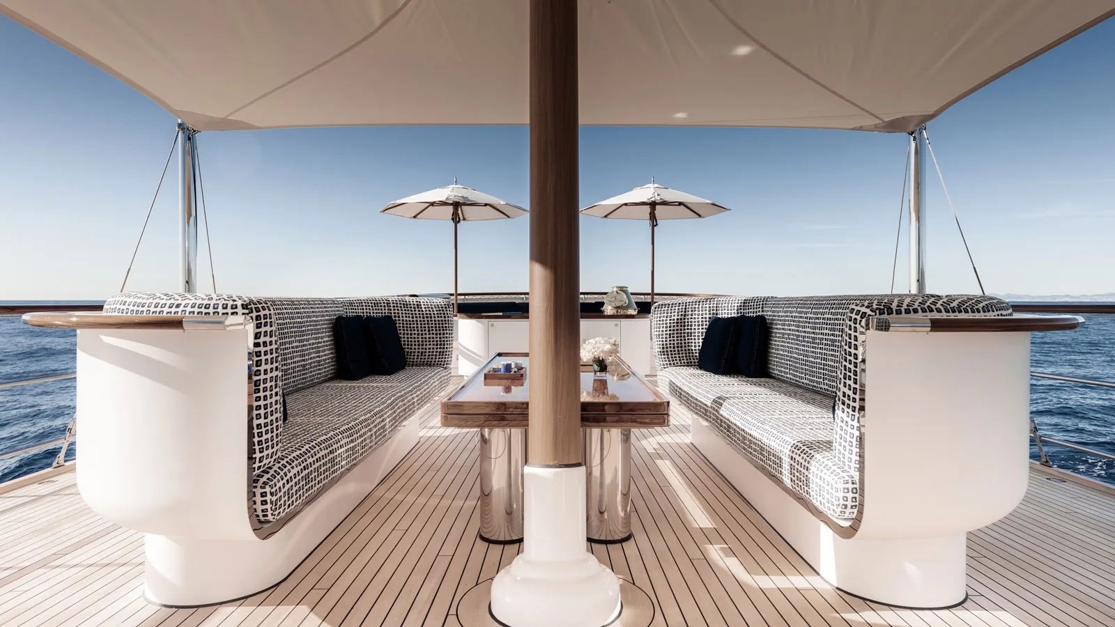 Billionaire Lachlan Murdoch buys Greek shipping tycoon's yacht for $30 million 3 Billionaire Lachlan Murdoch buys Greek shipping tycoon's yacht for $30 million 3