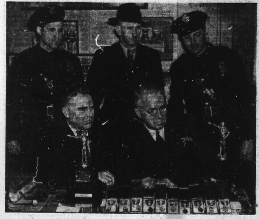 040822.N.ST.Past.Police.jpg