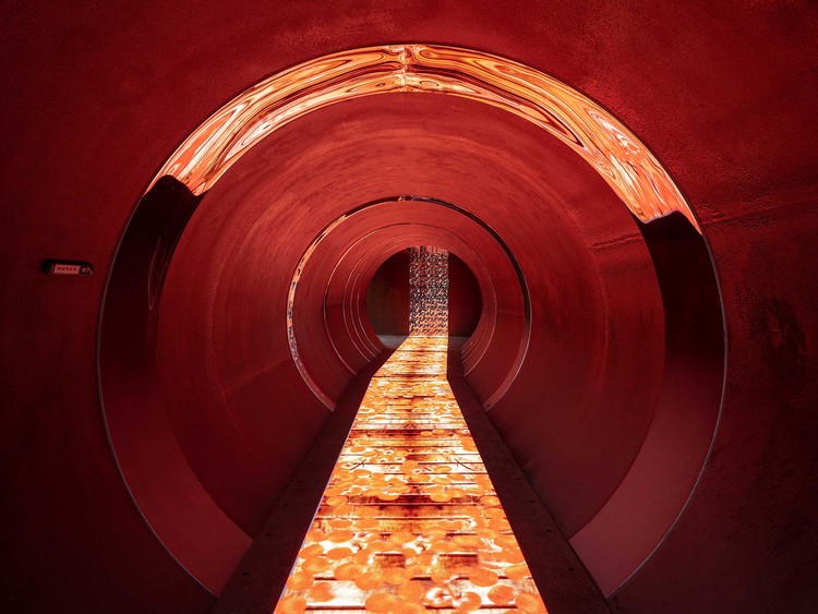 Interactive floor and scenes of different moods. Image © Zhi Xia