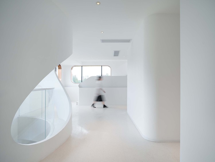 Circulation space. Image © Fangfang Tian