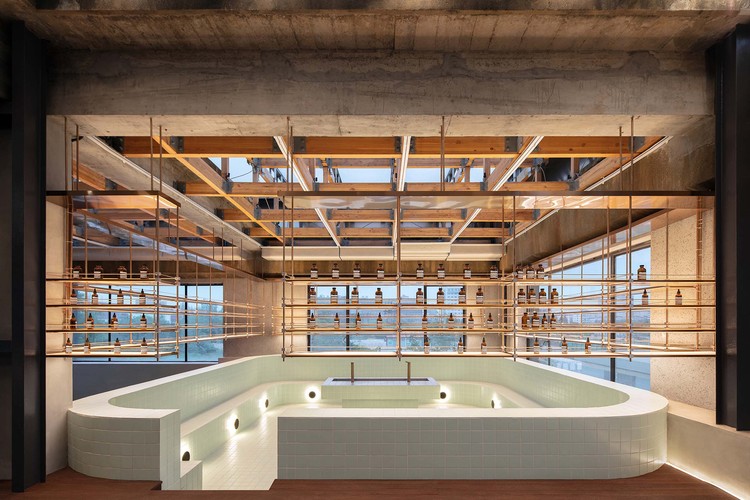 Fantasy Babble Factory / Supercloud Studio, Making soap in the empty swimming pool. Image © Zhi Xia