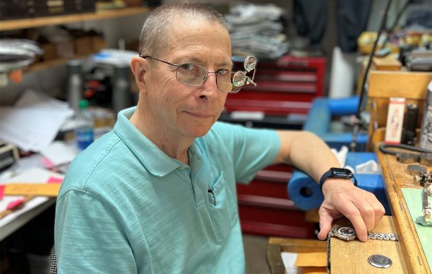 Butch Frazier retiring, closing Ortega jewelry store Butch Frazier retiring, closing Ortega jewelry store