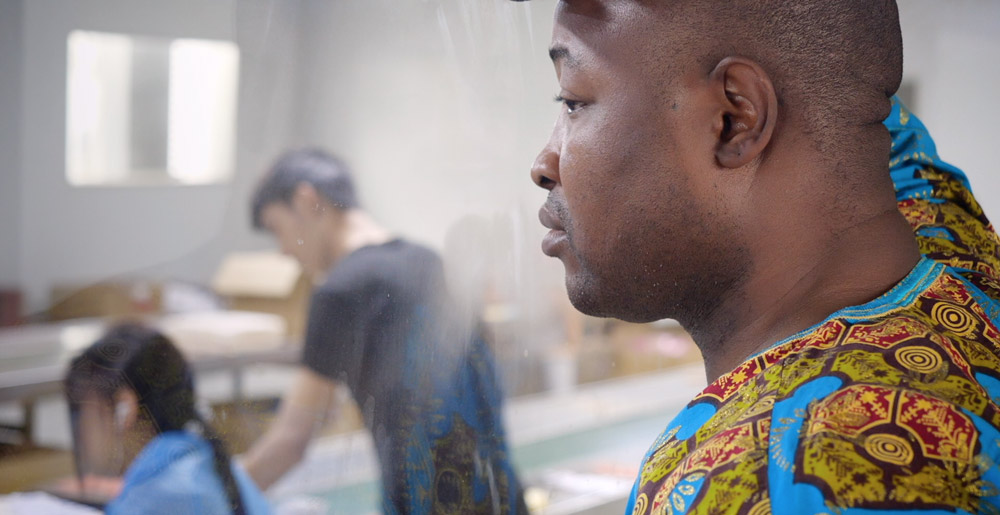 A still from the 2021 documentary “Bobby’s Factory.” From Douban