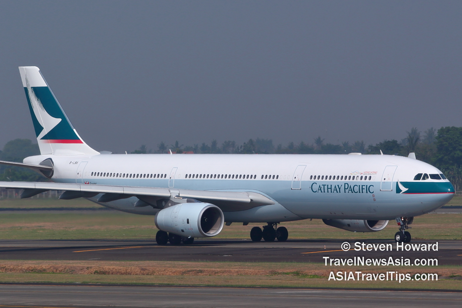 Cathay Pacific A330 reg: B-LBK. Picture by Steven Howard of TravelNewsAsia.com Click to enlarge. Cathay Pacific A330 reg: B-LBK. Picture by Steven Howard of TravelNewsAsia.com Click to enlarge.