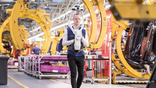 This upgradation step resonates with BMW's strategic digitalisation vision in the form of BMW iFactory. (BMW)