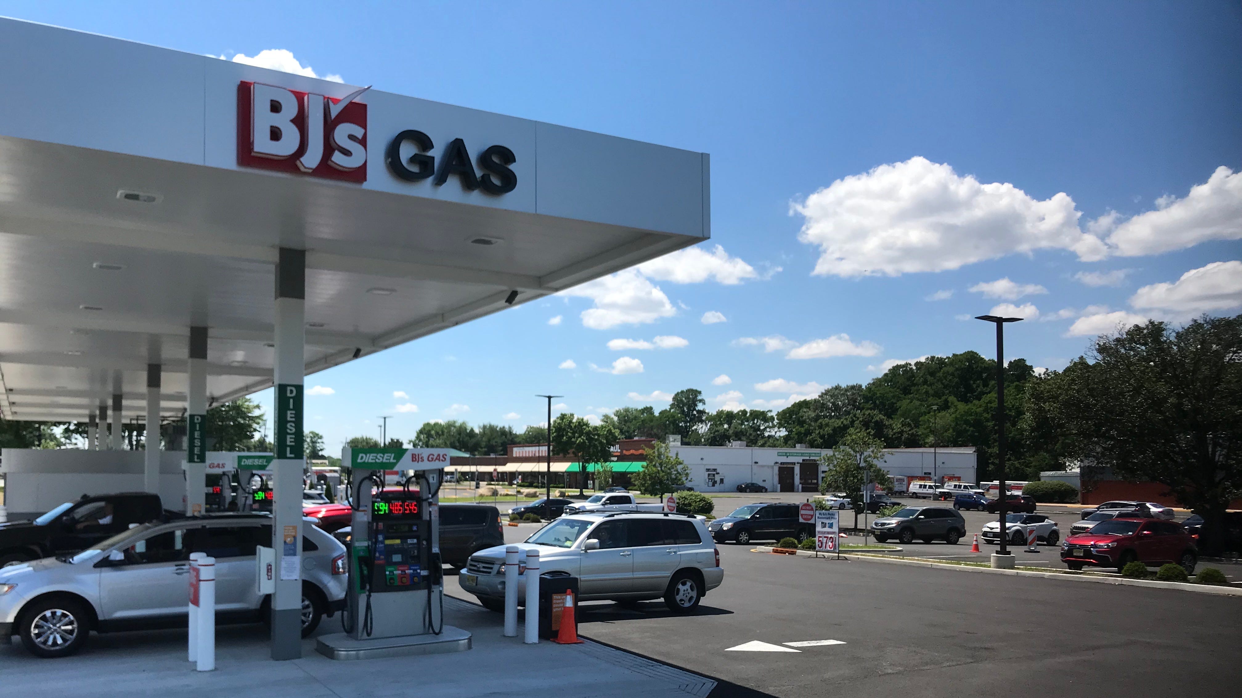 Cars line up to buy gas at BJ’s in Maple Shade on Friday, June 10. Warehouse-club competitor Costco has said it'll soon start requiring motorists to show a membership card to buy gas at its pumps.
