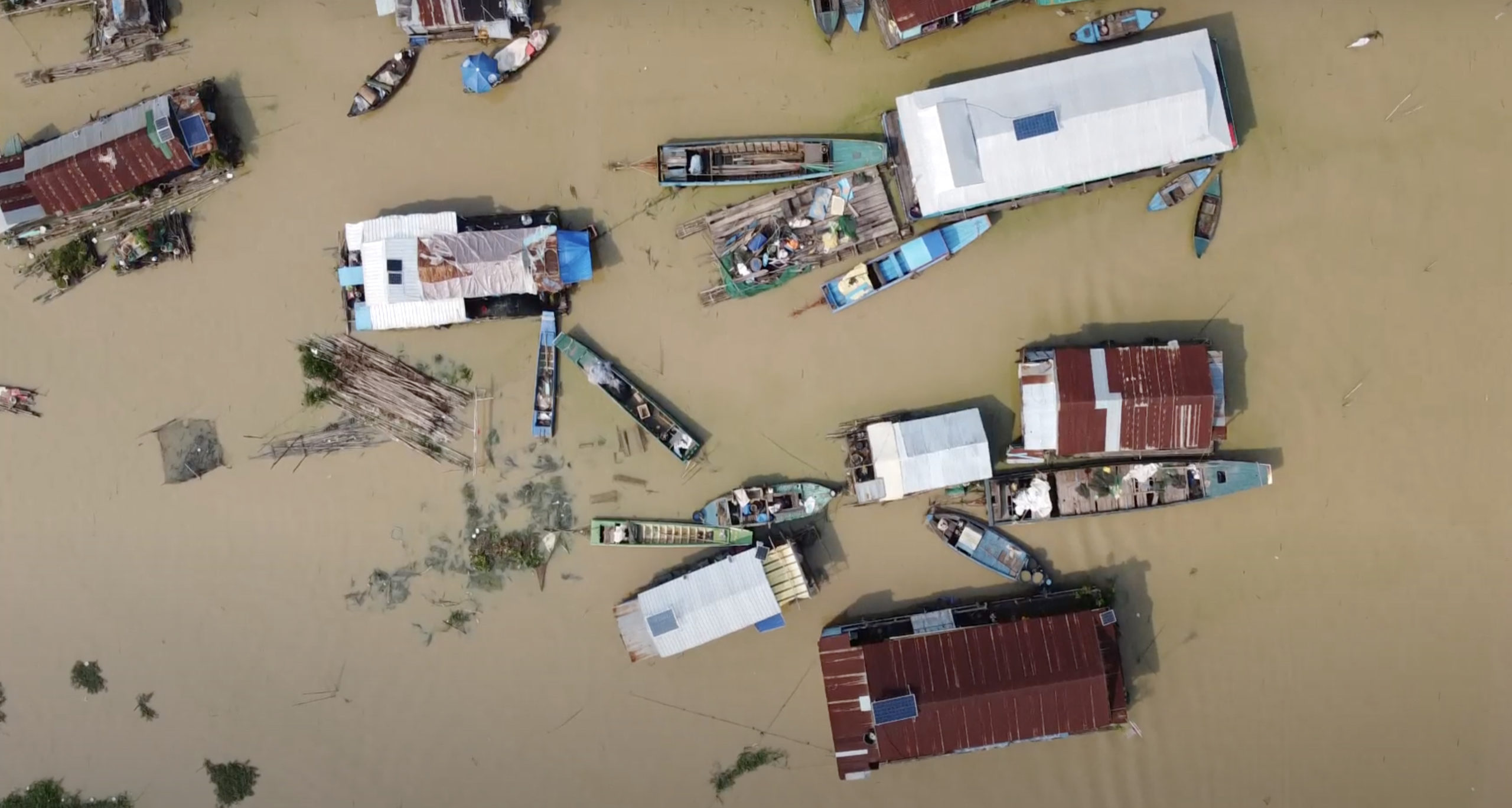 Houses on stilts in Tonle Sap. Image by Danielle Keeton-Olsen for Mongabay.