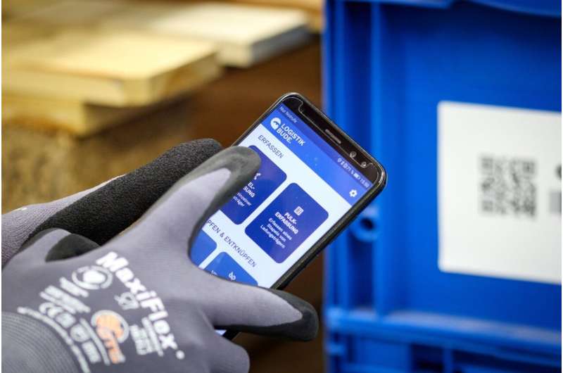 Using barcodes and the smartphone app, the current location of a load carrier is fed into Logistikbude’s system. Credit: Logistikbude Tracking software for pallets, containers and much more