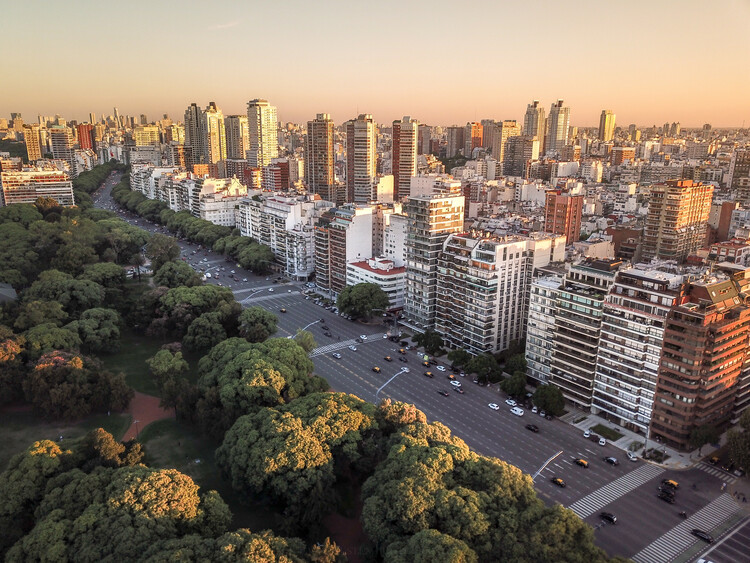 Urbanism with a Gender Perspective: 7 Guidelines for the Design of Public Spaces in Buenos Aires - Image 2 of 15