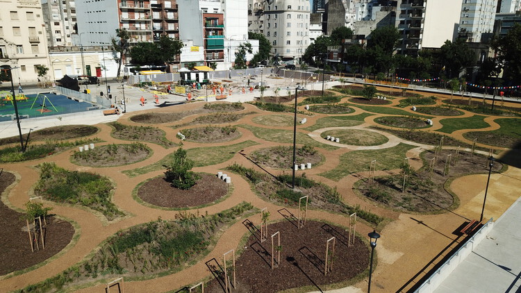 Urbanism with a Gender Perspective: 7 Guidelines for the Design of Public Spaces in Buenos Aires - Image 8 of 15