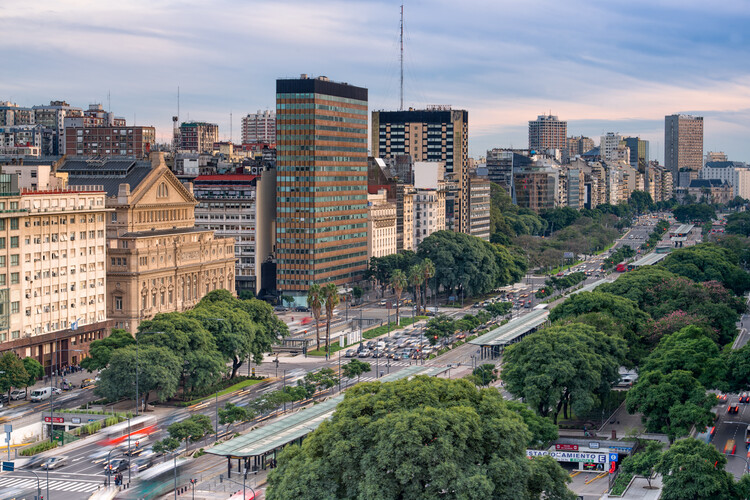 Urbanism with a Gender Perspective: 7 Guidelines for the Design of Public Spaces in Buenos Aires - Image 1 of 15