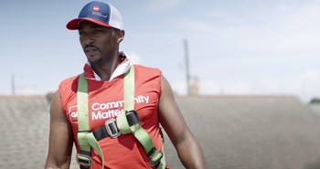 Actor Anthony Mackie surveys progress on roof repairs in New Orleans’ 7th Ward. The son of a roofer and native of New Orleans, Mackie is giving back to his hometown by partnering with GAF, a Standard Industries company and North America’s largest roofing and waterproofing manufacturer, to repair 500 roofs in the Gulf Region, starting with 150 roofs in the 7th Ward as part of GAF Community Matters.