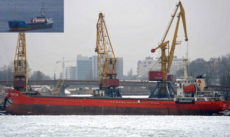 Turkish cargo ships collided at Greek Port 